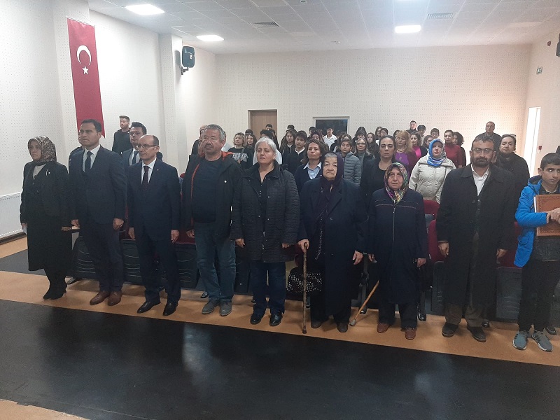 ŞEHİT EMRE VAHİT BEKLİ ORTAOKULUNDA DÜZENLENEN TÖREN