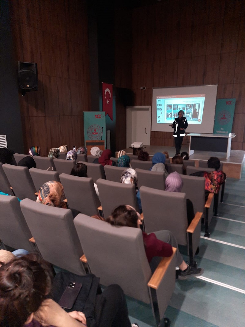 En İyi Narkotik Polisi : Anne Projesi Kapsamında Sunum